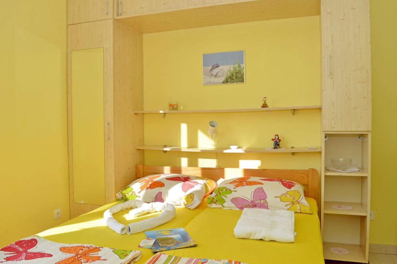 Apartment And Rooms Katica Biograd Na Moru Exterior foto